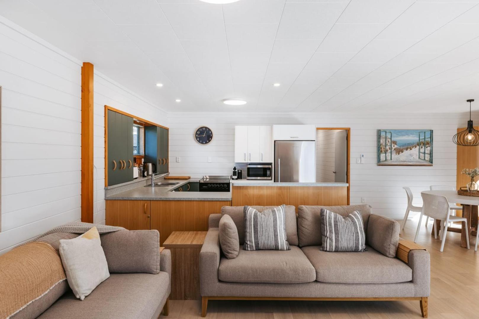 The Iconic Kiwi Bach, Full Site Downtown Mount Villa Mount Maunganui Bagian luar foto
